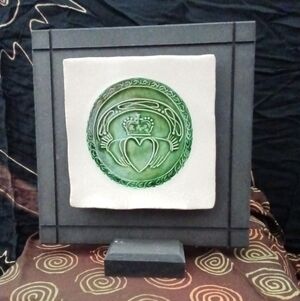Wild Rose Pottery Celtic Art Tile "Claddagh"